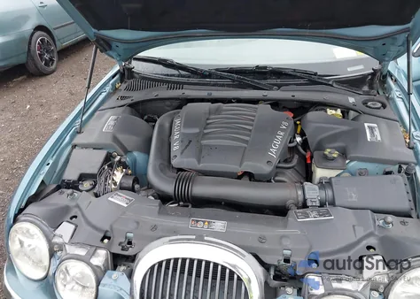 2000 Jaguar S-Type 4.0L V8 из США, поврежденный, VIN SAJDA01D0YGL07334